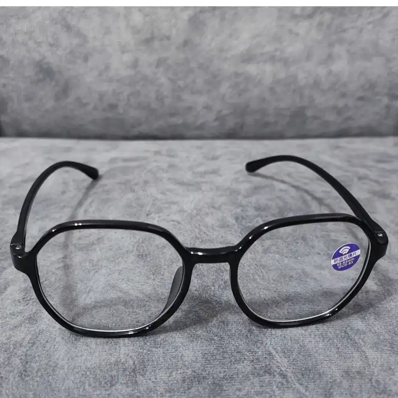 فریم عینک طبی مدل مربعی شفاف  کد 040