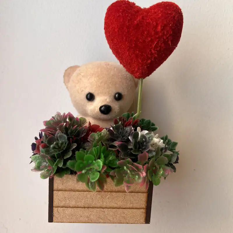 ست هدیه عروسک مدل خرس سبد گل دار مینیاتوری TLGH