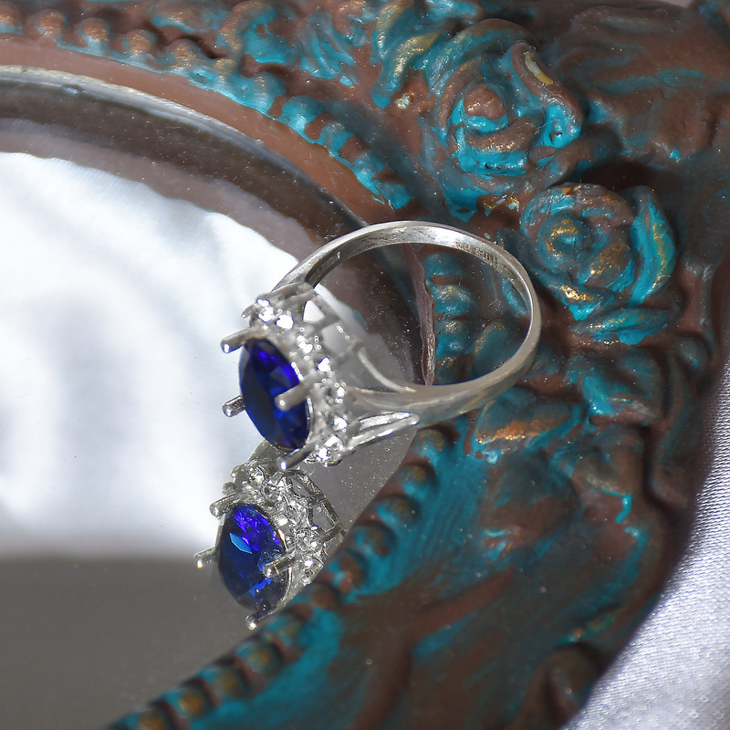 انگشتر نقره زنانه نقره جات لطفی مدل یاقوت کبود کد ANSH012 انگشتر نقره زنانه نقره جات لطفی مدل یاقوت کبود کد ANSH012