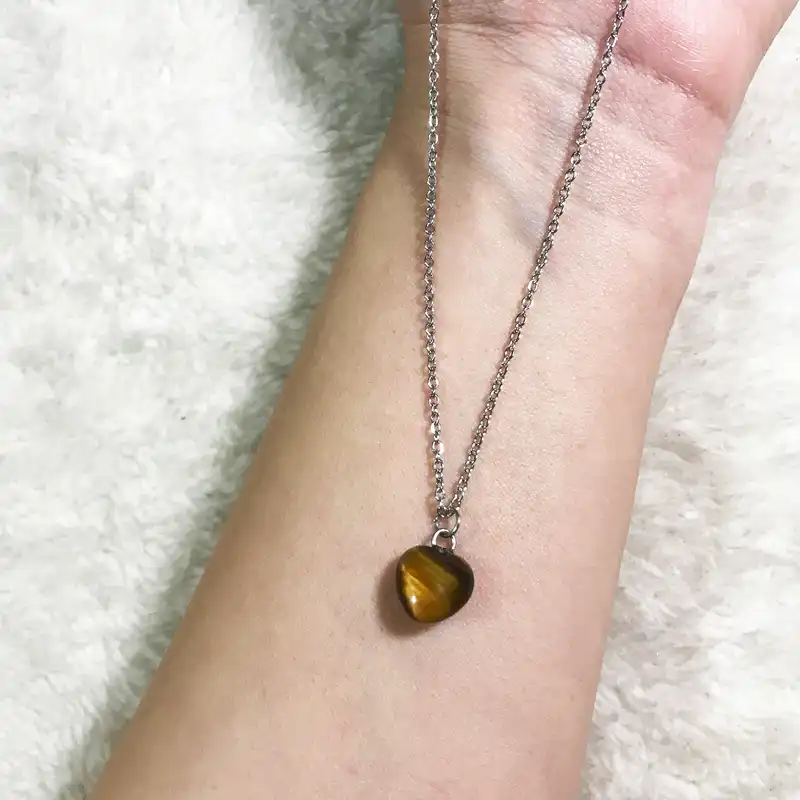 گردنبند زنانه مدل سنگ چشم ببر قلبی