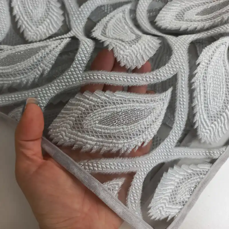 روسری زنانه مدل حریر توری گلدوزی برجسته کد 22