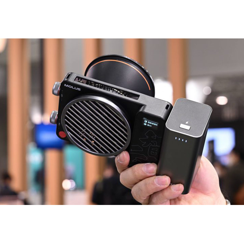 نور ثابت ال ای دی ژیون مدل MOLUS X100 Pro