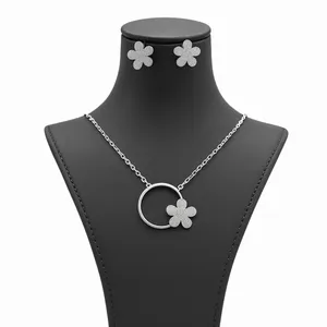 نیم ست زنانه مدل گل کد SS23