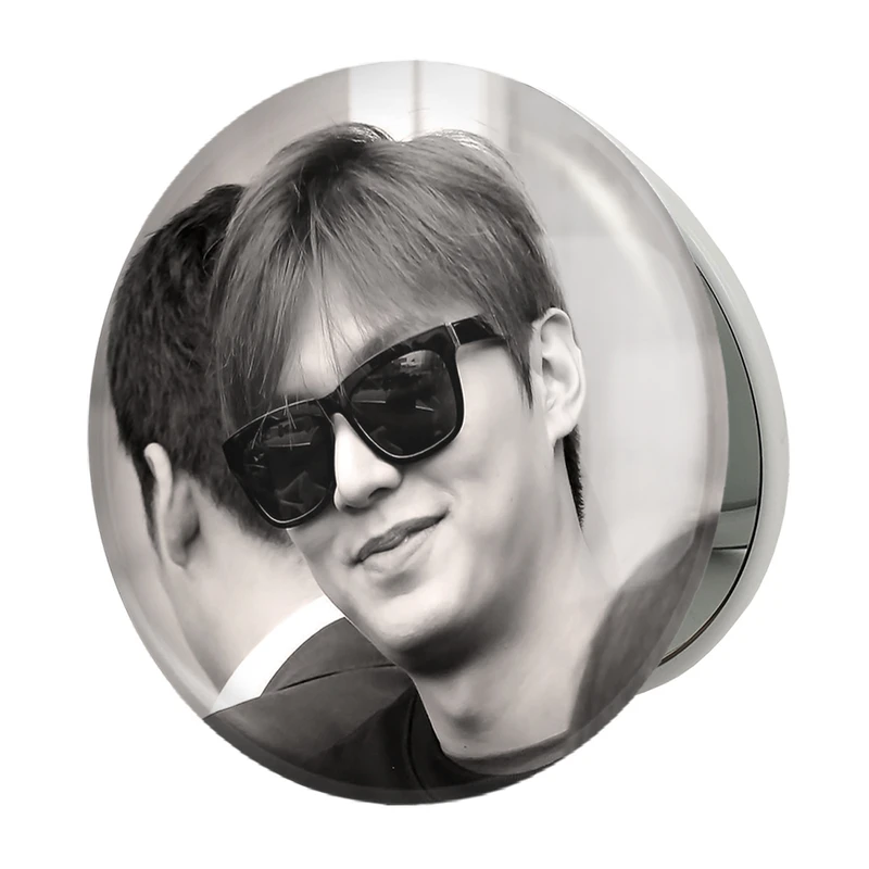 آینه جیبی خندالو طرح لی مین هو Leemin ho مدل تاشو کد 20863 