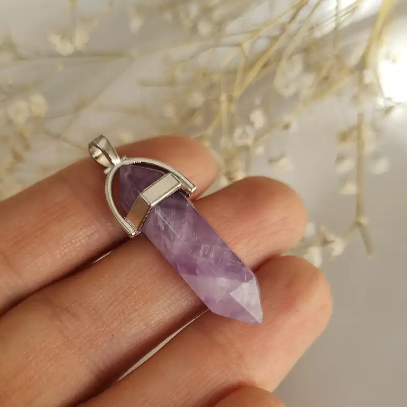 آویز گردنبند مدل منشور سنگ آمیتیس