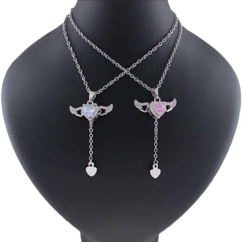 گردنبند دخترانه مدل قلب بالدار قلب فرشته با بال متحرک بسته 2 عددی