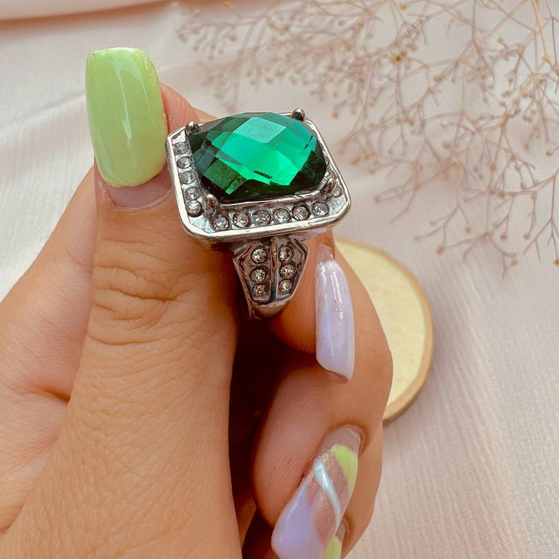 انگشتر زنانه مدل مربع نگینی کد kr انگشتر زنانه مدل مربع نگینی کد kr