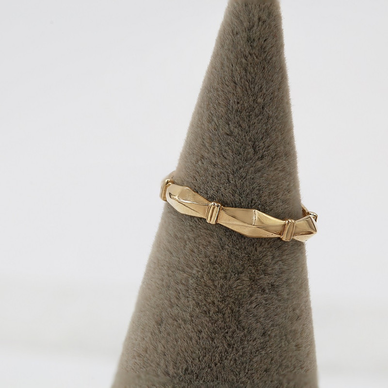 انگشتر طلا 18 عیار زنانه الی گالری مدل تمام لوزی و خط انگشتر طلا 18 عیار زنانه الی گالری مدل تمام لوزی و خط