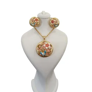 نیم ست زنانه کلیو مدل گل و پروانه