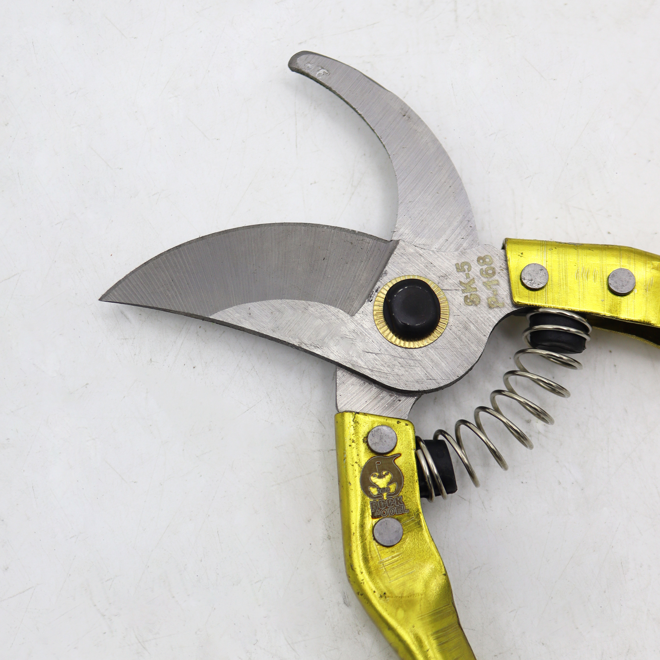 قیچی باغبانی مدل ایس راک کد YPT-2RANG-21CM