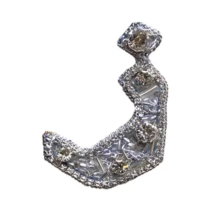 گل سینه زنانه مدل حروف فارسی