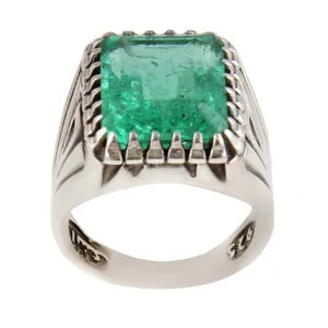 انگشتر نقره مردانه بازرگانی میلادی مدل گل سنگ زمرد رکاب دست ساز سیاه قلم کد AM_1775