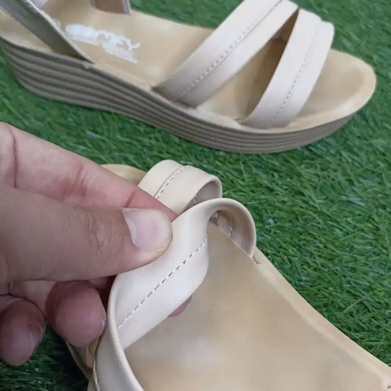 صندل زنانه کامفی مدل ماندانا رکابدار کد 1557-CR