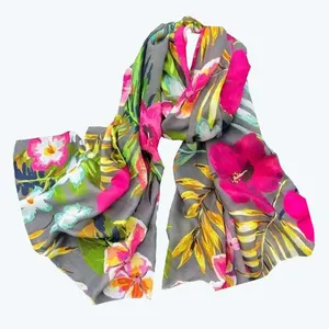 شال زنانه مدل نخی گلدار کد p1478