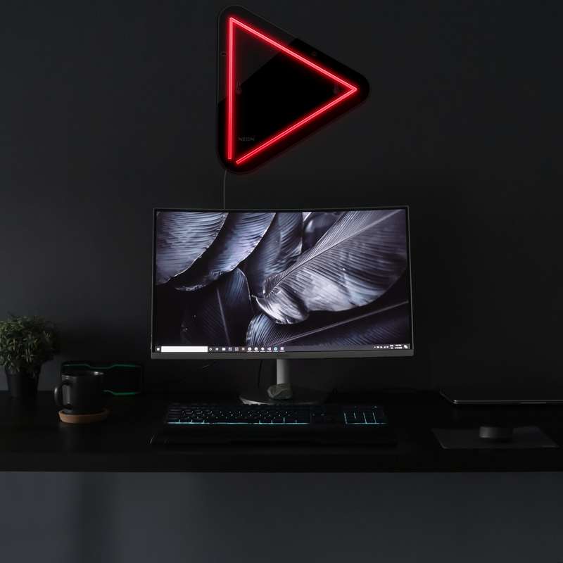 چراغ دیواری نئون دیزاین طرح Play-BL_RD