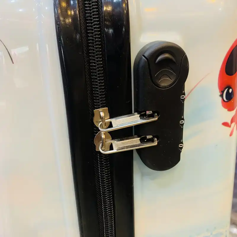 چمدان کودک مدل دختر کفشدوزکی کد 3