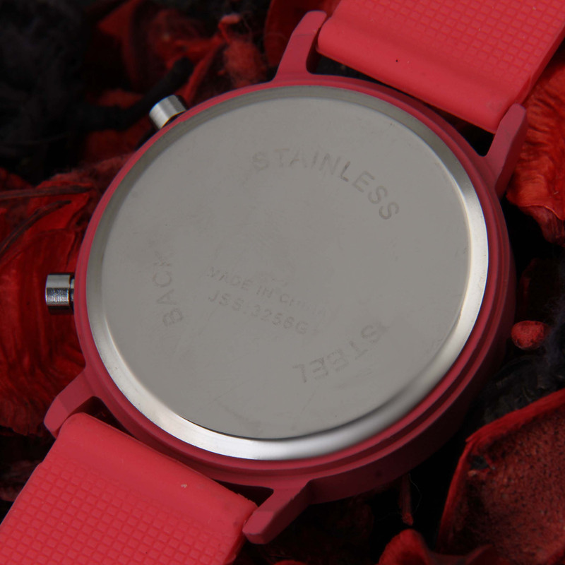 ساعت مچی دیجیتال زنانه مدل بند سیلیکونی لوکس اسپرت کد  WHW_310