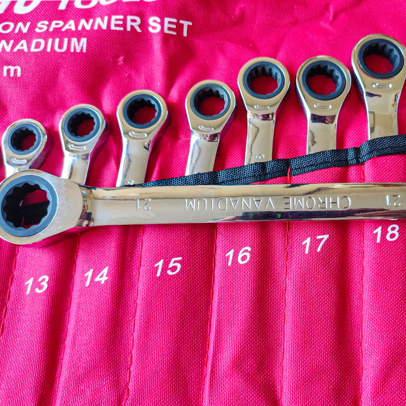 آچار یکسر تخت و یکسر رینگی جغجغه ای یونا مدل WPW2150 مجموعه 14 عددی آچار یکسر تخت و یکسر رینگی جغجغه ای یونا مدل WPW2150 مجموعه 14 عددی