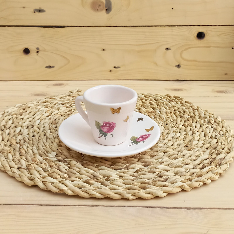 ست فنجان و نعلبکی سرامیکی طرح گل رز و پروانه