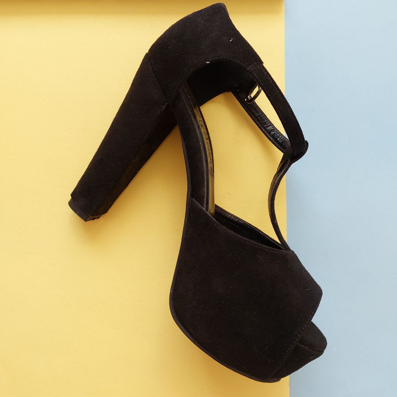 صندل زنانه مدل ژیک