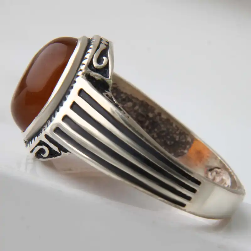 انگشتر نقره مردانه بازرگانی میلادی مدل سنگ  عقیق یمنی کهنه رکاب دست ساز سیاه قلم کد AM_2179