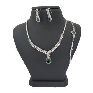 نیم ست نقره زنانه ترمه ۱ مدل زمرد کد S 0026