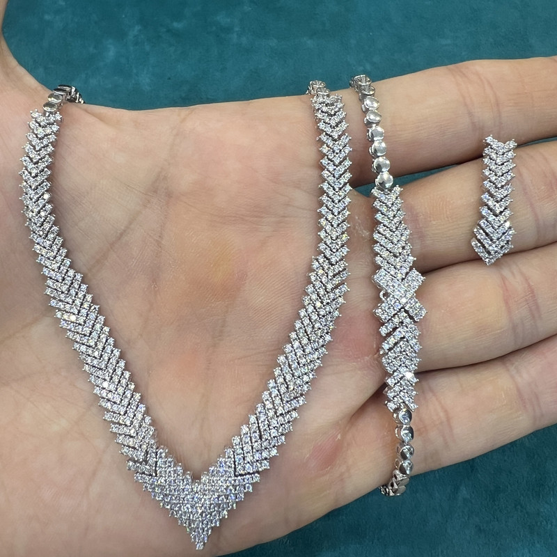 نیم ست نقره زنانه مدل سوپر لوکس جواهری مزین 43-1 نیم ست نقره زنانه مدل سوپر لوکس جواهری مزین 43-1