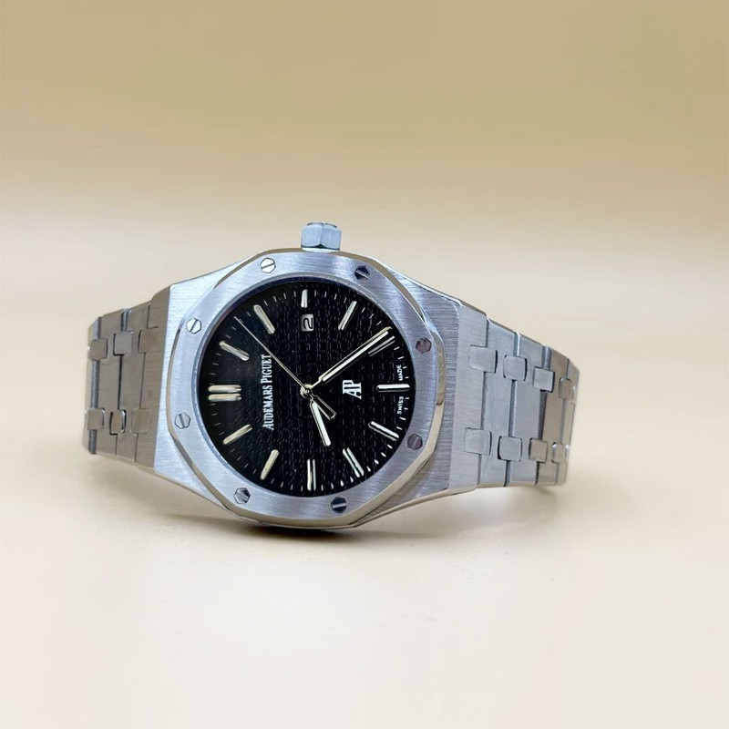 ساعت مچی عقربه‌ای کوارتز مردانه مدل تقویم دار طرح AP کد 102