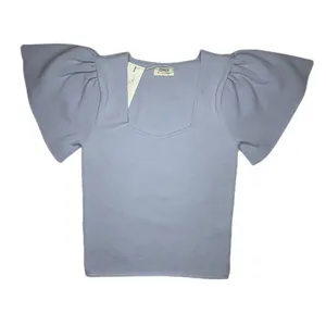 بلوز آستین کوتاه زنانه اونلی مدل کلوش 15251403