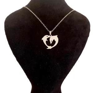 گردنبند زنانه مدل دلفین و قلب
