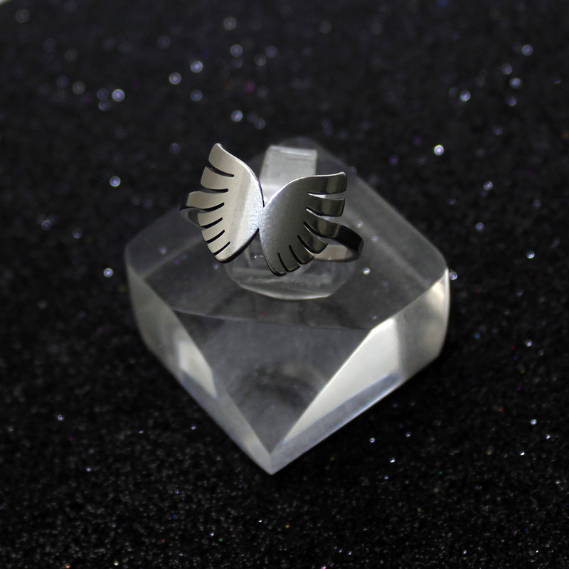 انگشتر زنانه کد 1385 انگشتر زنانه کد 1385