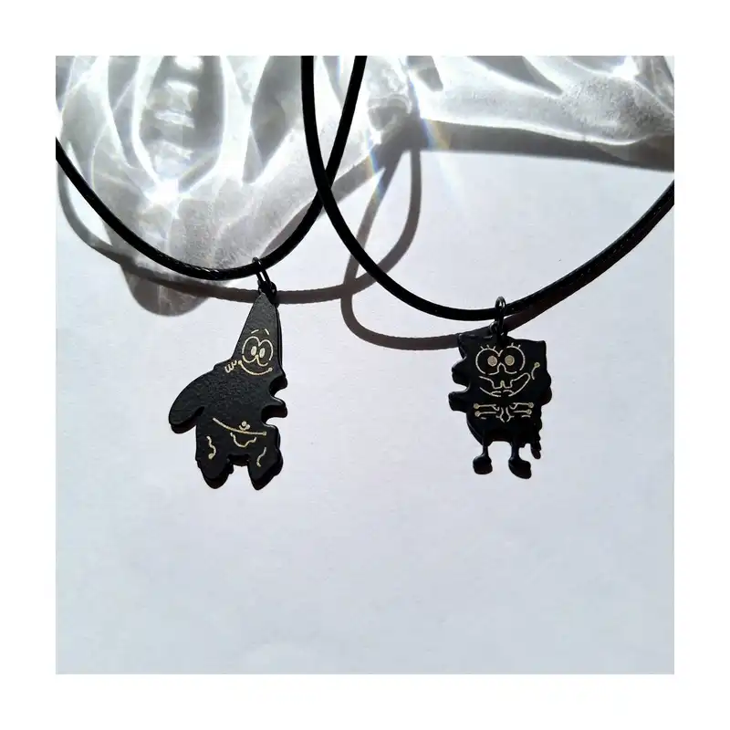 گردنبند دخترانه مدل ست دوستی باب اسفنجی و پاتریک بسته 2 عددی