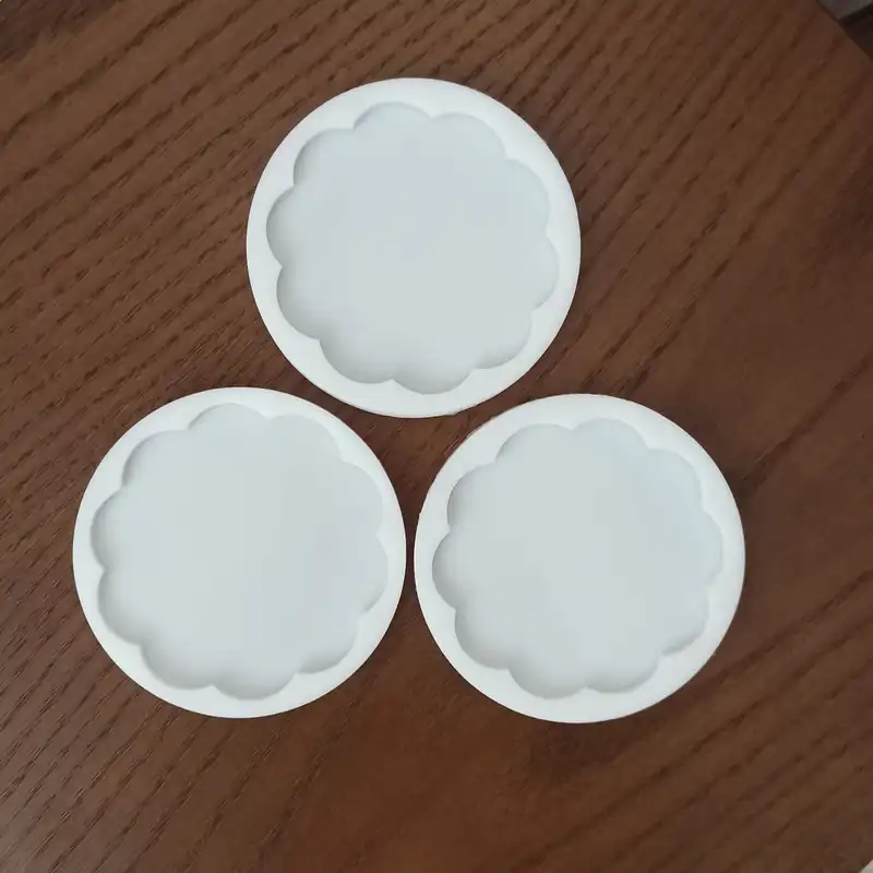 قالب رزین مدل زیرلیوانی طرح گل کد 01