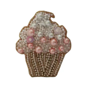 گل سینه طرح کاپ کیک