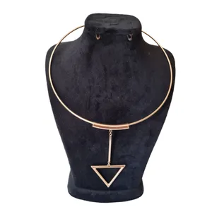 گردنبند زنانه ژوپینگ مدل طوق مثلثی آویزی