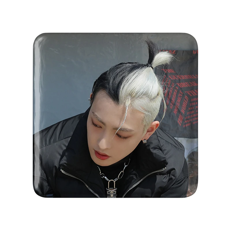 مگنت خندالو طرح هونگ جونگ گروه ایتیز ATEEZ  مدل مربعی کد 21238