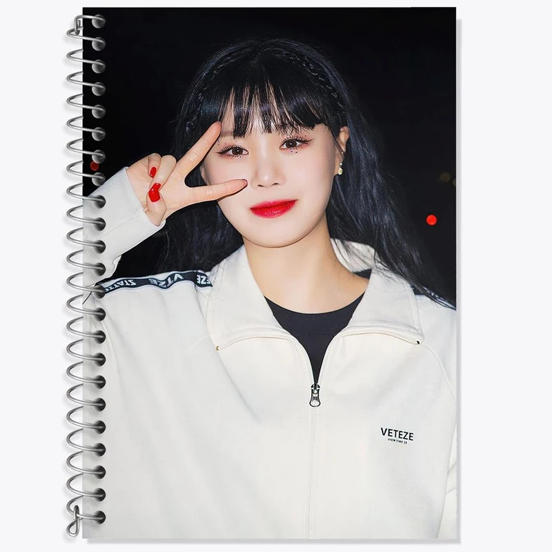 دفتر زبان 50 برگ خندالو مدل سه خط طرح سوجین گروه جی آیدل GIdle کد 19563