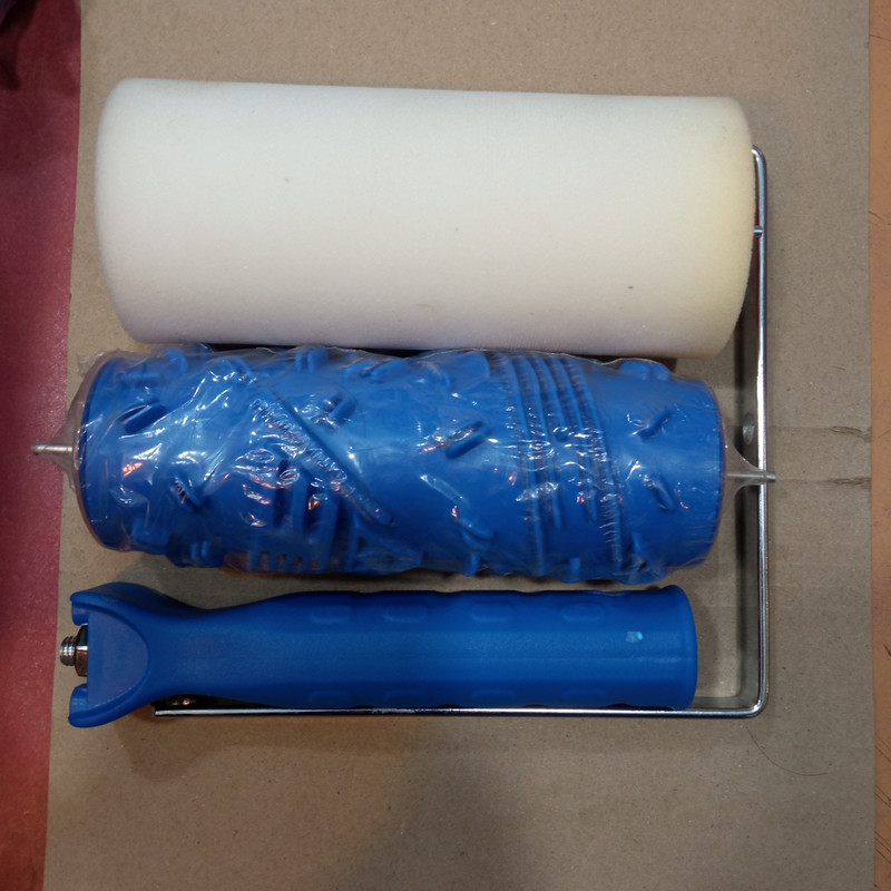 غلتک نقاشی  کد Y13 به همراه فوم دسته سایز 6 اینچ