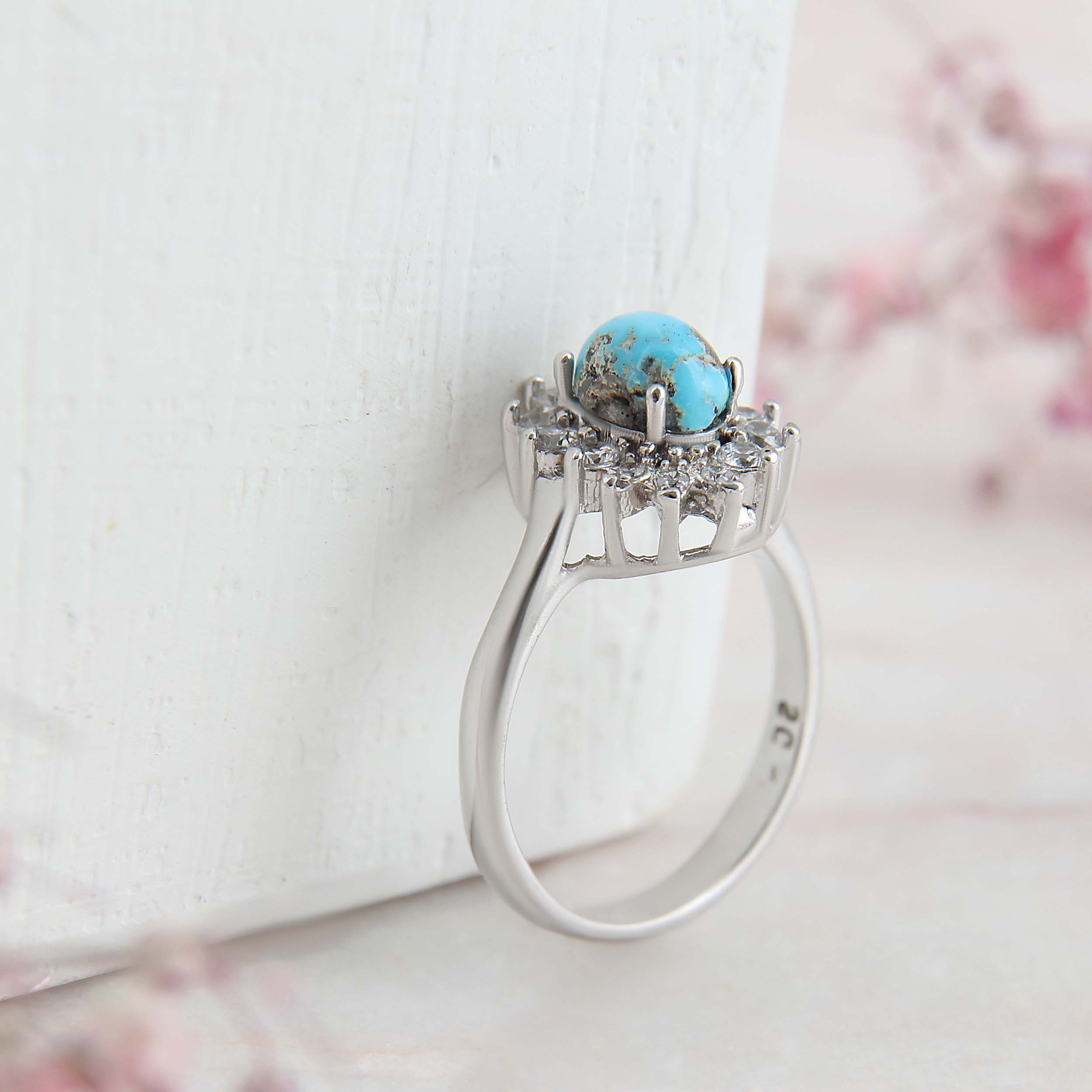 انگشتر نقره زنانه بازرگانی میلادی مدل فیروزه طبیعی نیشابور قالب جواهر یروکش رادیوم کد AWR_1645 انگشتر نقره زنانه بازرگانی میلادی مدل فیروزه طبیعی نیشابور قالب جواهر یروکش رادیوم کد AWR_1645