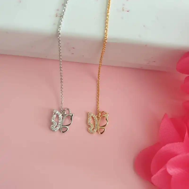 آویز ساعت زنانه وای اس ایکس مدل پروانه