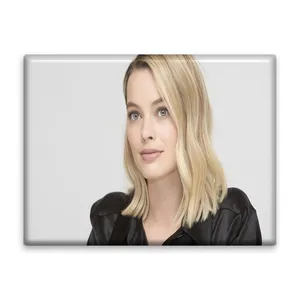 کاشی اطلس آبی طرح بازیگر مارگو رابی مدل T5929