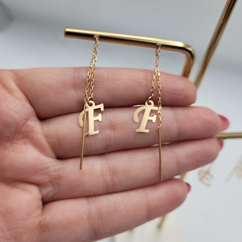 گوشواره بخیه‌ای طلا کم اجرت 18 عیار زنانه مان گالری مدل حرف F کد E-500078