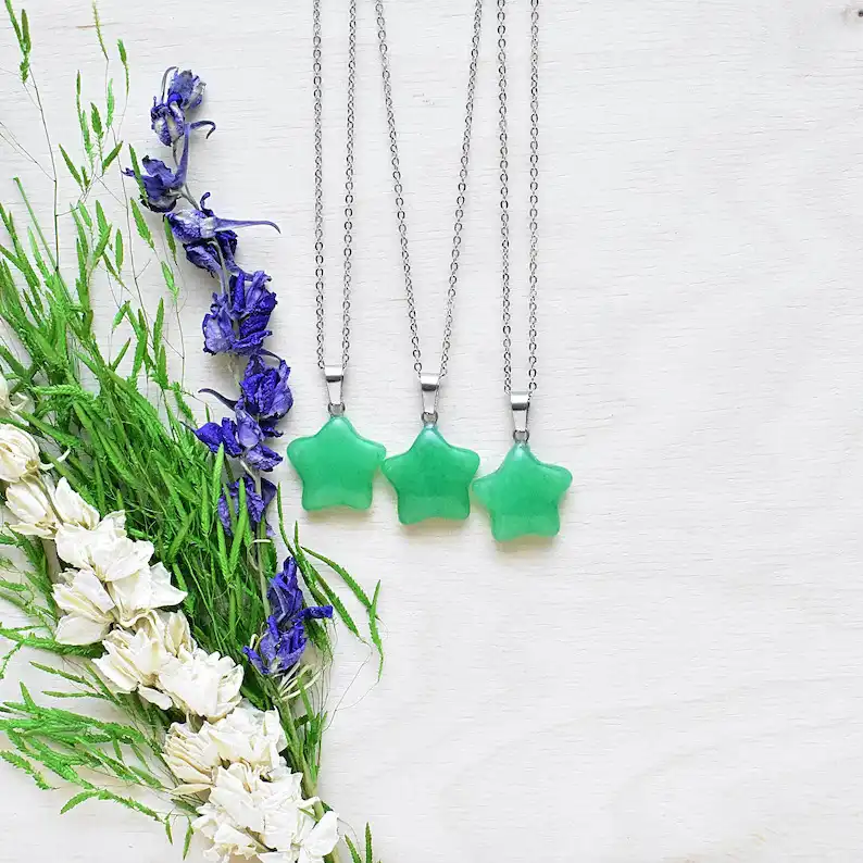 گردنبند زنانه مدل سنگ آونتورین طرح ستاره