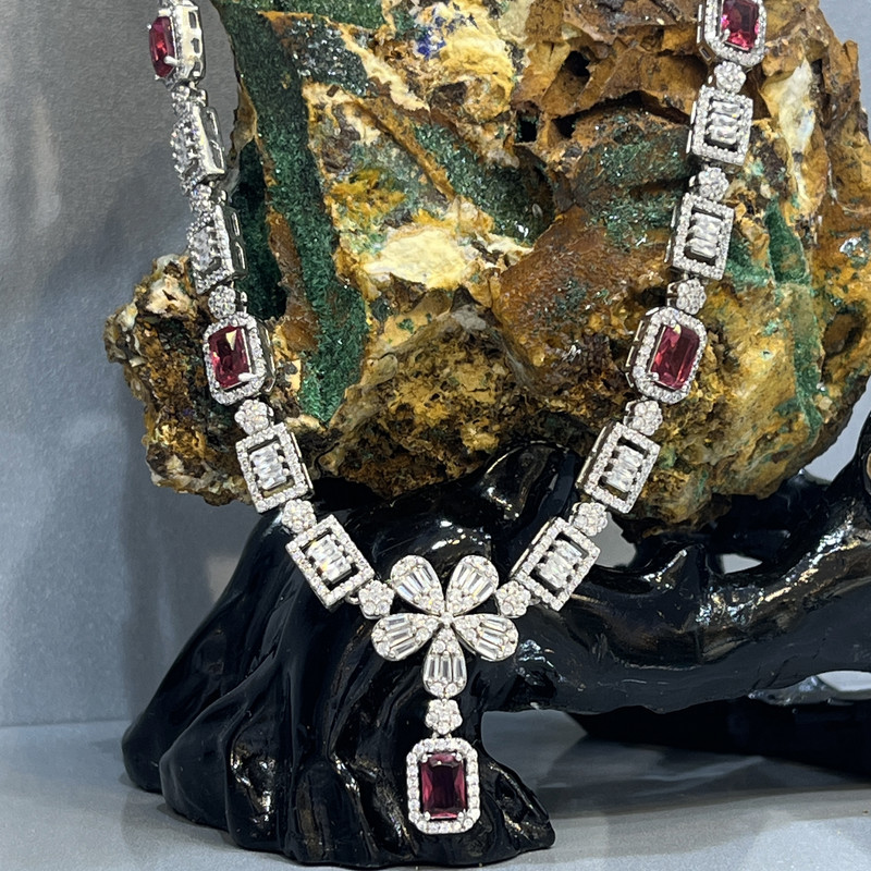 نیم ست نقره زنانه مدل جواهری مزین به نگین های اتریشی و روکش آب رادیوم 0013