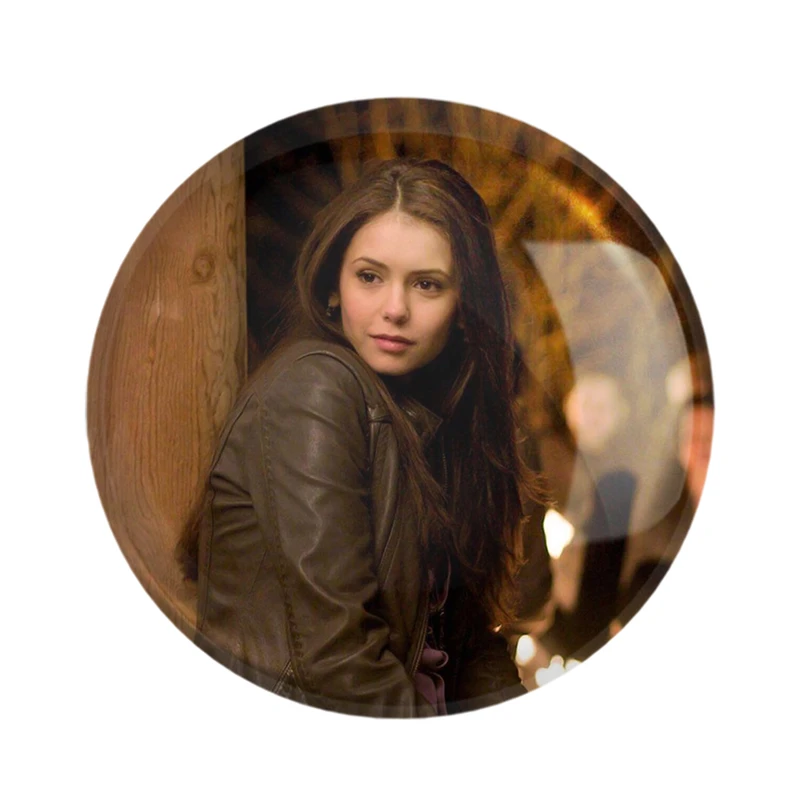 مگنت خندالو مدل الینا گیلبرت خاطرات یک خون آشام The Vampire Diaries  کد 20287