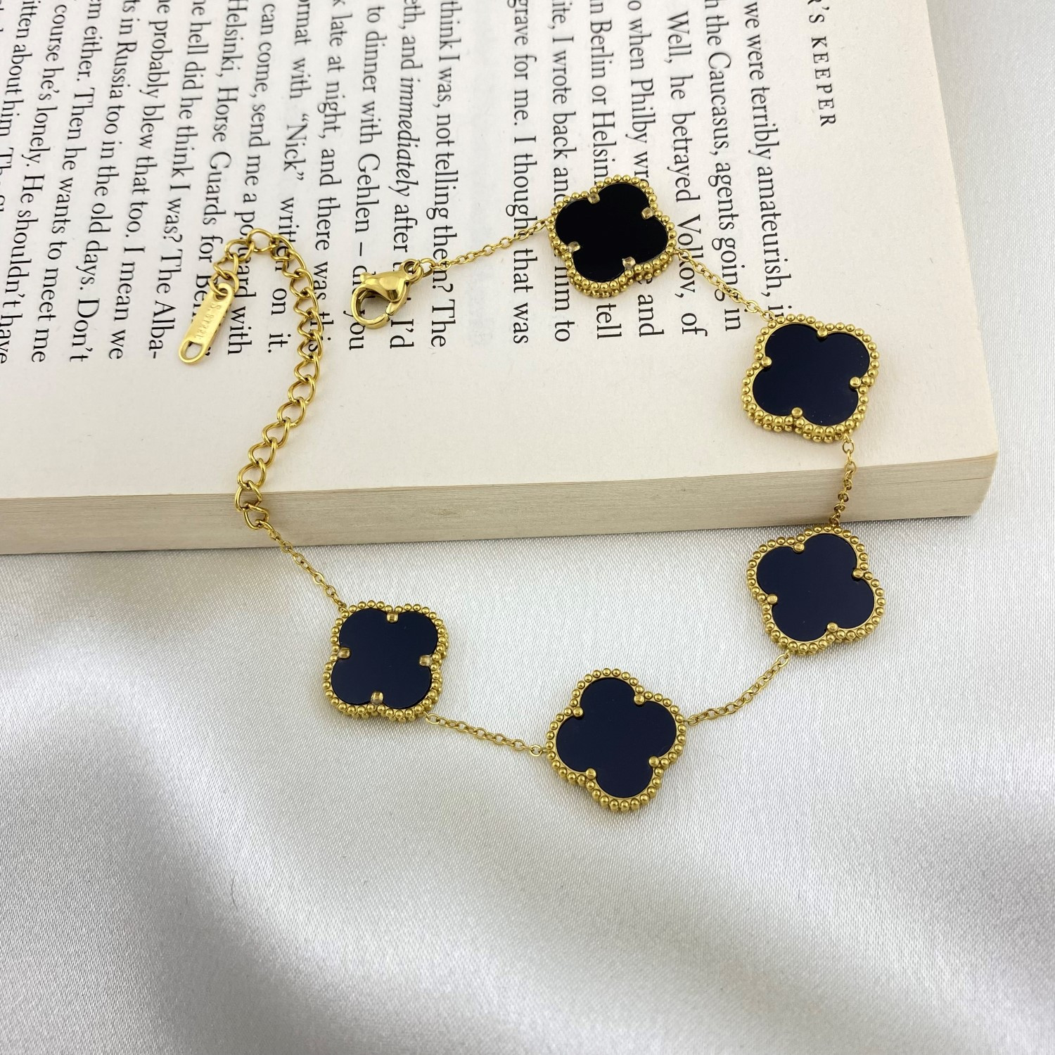 دستبند زنانه مدل گل چهارپر کد B4351 دستبند زنانه مدل گل چهارپر کد B4351