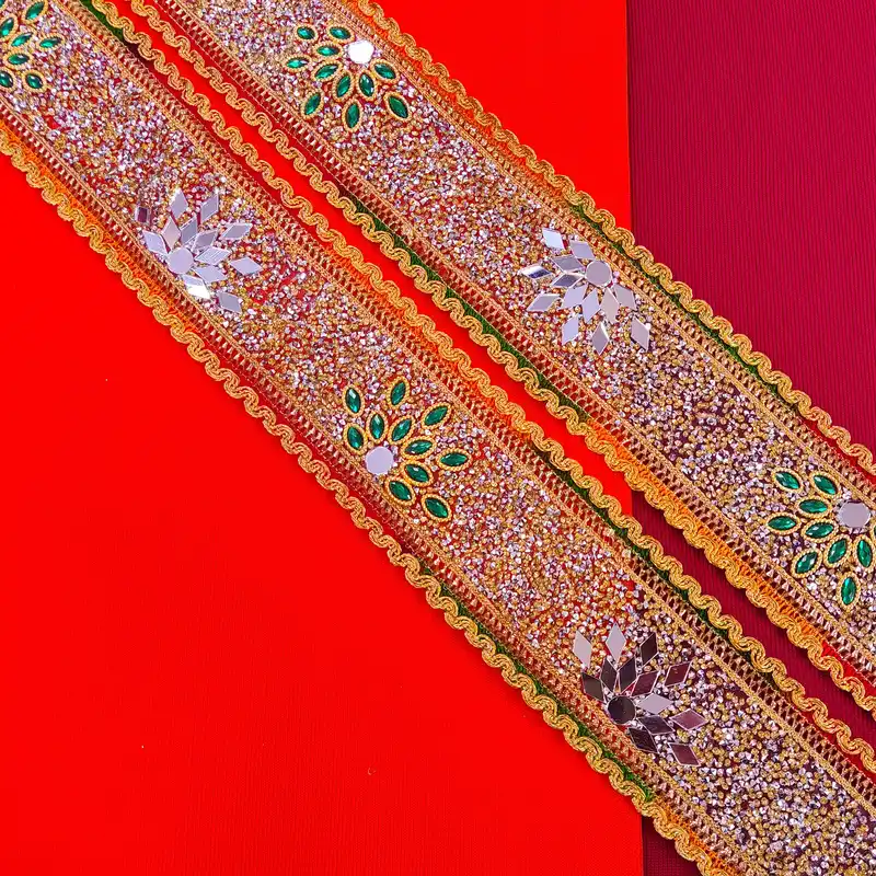 نوار یراق مدل اینه ای اتویی نگین دار C طول 1 متر