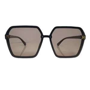 عینک آفتابی زنانه اچ مدل MG1278
