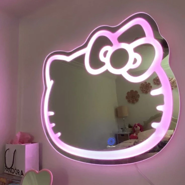 عکس شماره 5 : آینه دکوراتیو تارادکور طرح کیتی