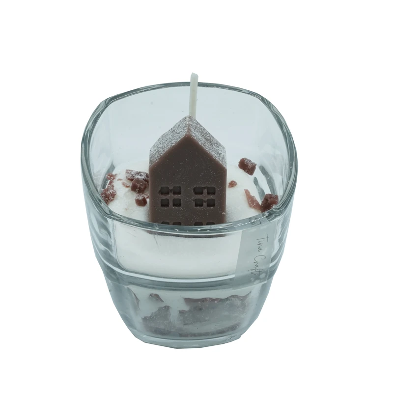 شمع دست‌ساز معطر مدل خانه زمستانی دکوری با رایحه وانیل زمان اتمام 5 ساعت